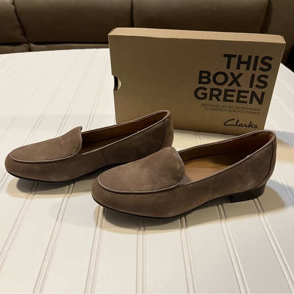 Clarks Shoes - Clarks Un Blush Ease Loafers Suede Taupe Beige Comfort Flats Sz 6 NIB